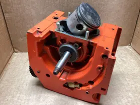 Cs-702evl Echo Cs 702 Evl Chainsaw Oem Crankcase For Parts Read Description Bx12