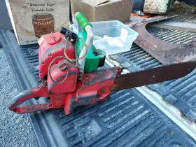 7-19c Homelite Vintage Chainsaw W Bar And Chain For Parts Or Repair