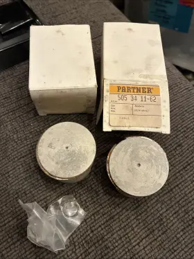 505341162 Husqvarna 360684 2 X Pistons Sold As Is No Idea On Condition Bought At Estate