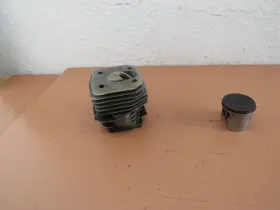 H262 Husqvarna 261 Chainsaw Oem Cylinder And Piston