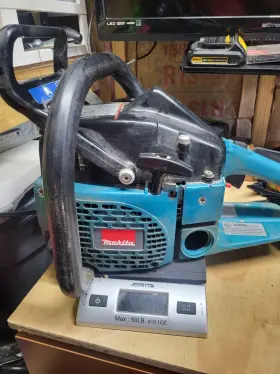 Dcs520 Makita Chainsaw Has Compression Short Rope Pull Needs Gas Cap