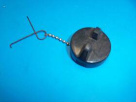 Mcculloch 227419 New Mac 120 Chainsaw Oem Oil / Fuel Cap With Retainer Chain R10