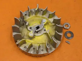 50648 Mcculloch 1-50 Flywheel With Nut Washer And Key