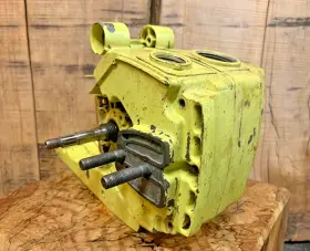 474956 Pioneer Partner Poulan Pro 430925 Chainsaw P38 P39 P41 P42 Crankcase Crank Case #1