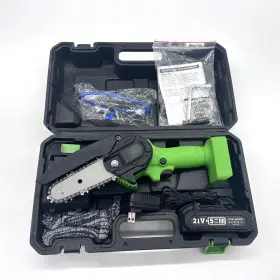 Synm06 Soyus Mini Chainsaw 6-inch Cordless Electric Damaged Latch