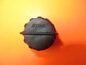 1121-141-2300 Stihl 024 026 034 036 Twist Knob For Cover Oem Read