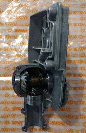 Stihl 4182-640-0120 New Oem Gear Head - Fits Ht 130 131 250 Km Pole Pruner